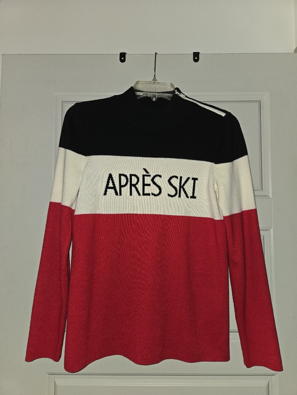 Après Ski Colorblock Women's Sweater - Black, White & Red